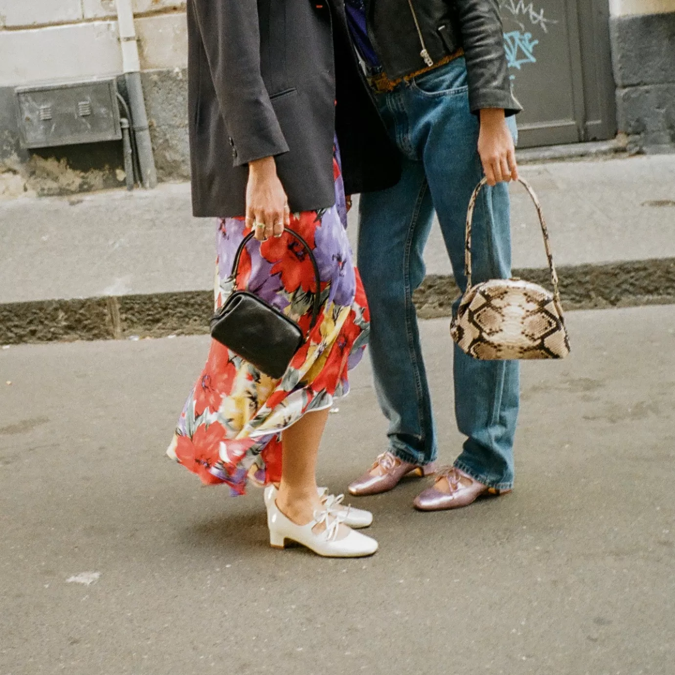 Balagan Hug Bag Torebka L, Zlamana Biel Wzor Pytona | Minitorebki